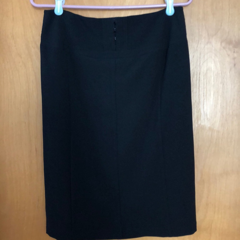 Black pencil skirt size 4